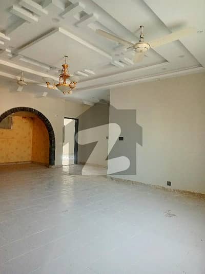 Portion for rent 2nd floor with roof 
500 square yard 3bed launch