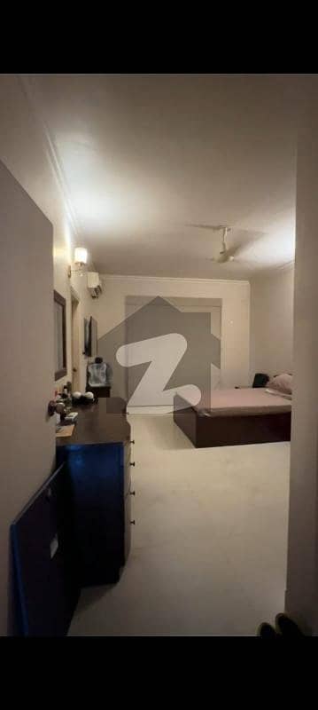 عسکری 4 گلستانِ جوہر,کراچی میں 3 کمروں کا 11 مرلہ فلیٹ 6.0 کروڑ میں برائے فروخت۔