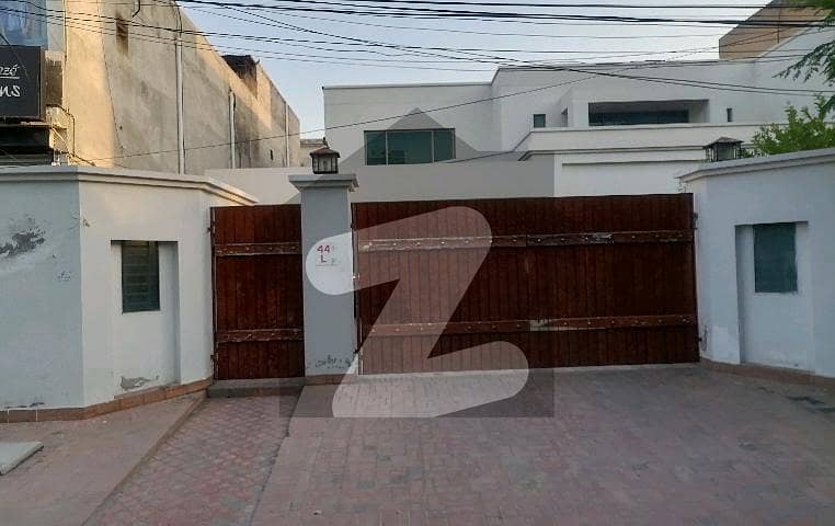 جوہر ٹاؤن فیز 2 جوہر ٹاؤن,لاہور میں 5 کمروں کا 2 کنال مکان 28.0 کروڑ میں برائے فروخت۔