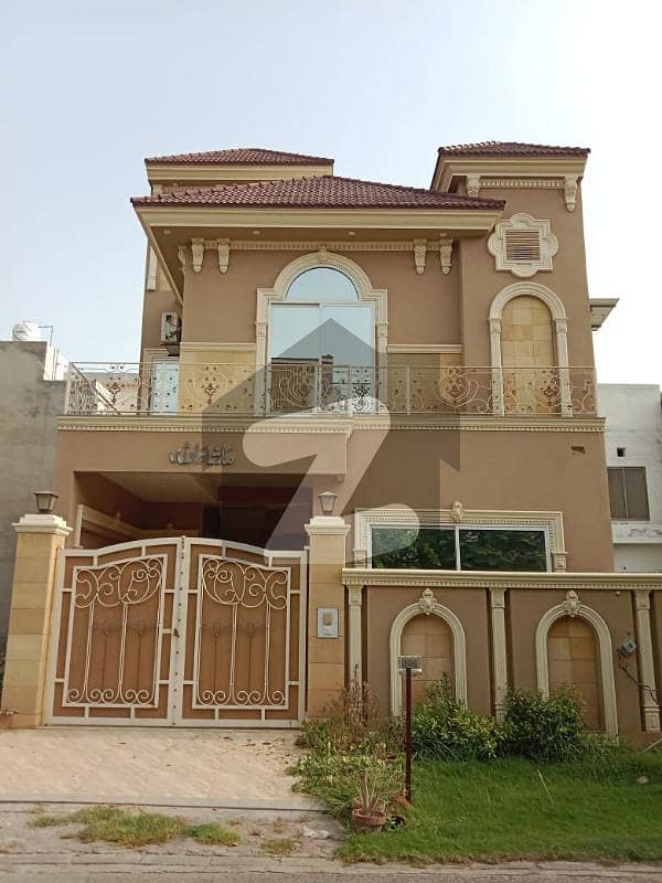 Your Dream Brand New 5 Marla House Is Available In Royal Orchard - Block D