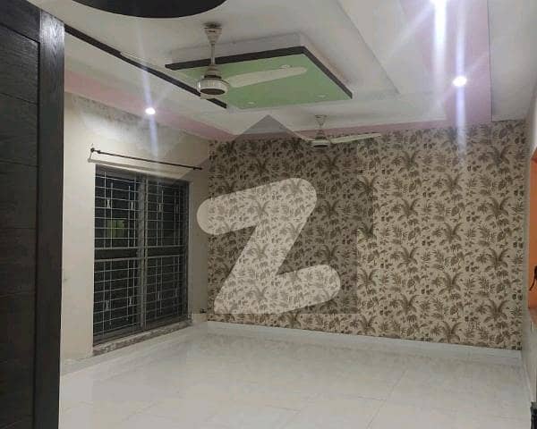پنجاب سمال انڈسٹریز کالونی لاہور میں 7 کمروں کا 14 مرلہ مکان 4.5 کروڑ میں برائے فروخت۔