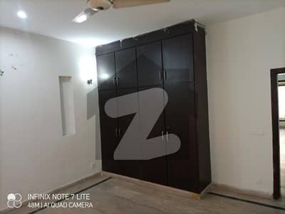 Upper Portion 3 Bedroom Tv Lounge Kitchen For Rent 10 Marla