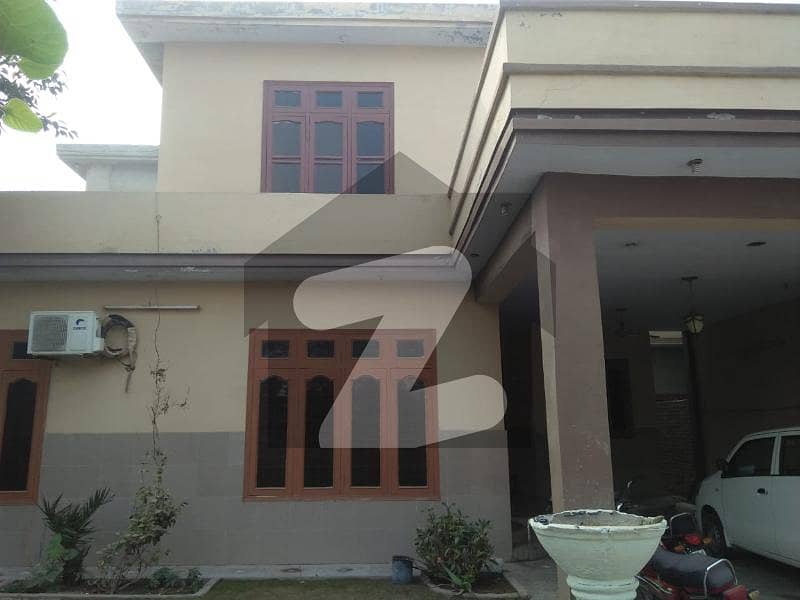 1 Kanal Corner Commercial Prime Location House Available For Rent In Zakaria Town Multan