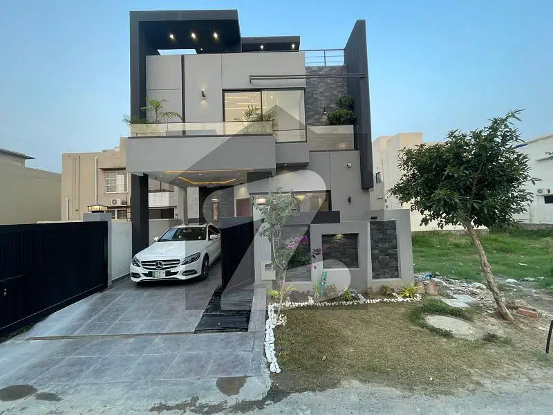 05 MARLA GRACEFUL & BREATHTAKING HOUSE FOR SALE IN DHA PHASE 9 TOWN