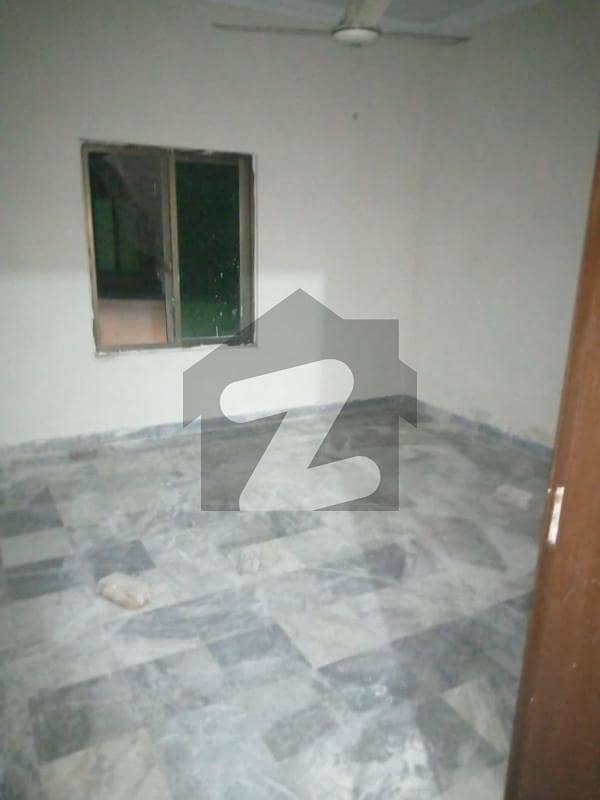 سپر ٹاون لاہور میں 4 کمروں کا 7 مرلہ مکان 2.5 کروڑ میں برائے فروخت۔