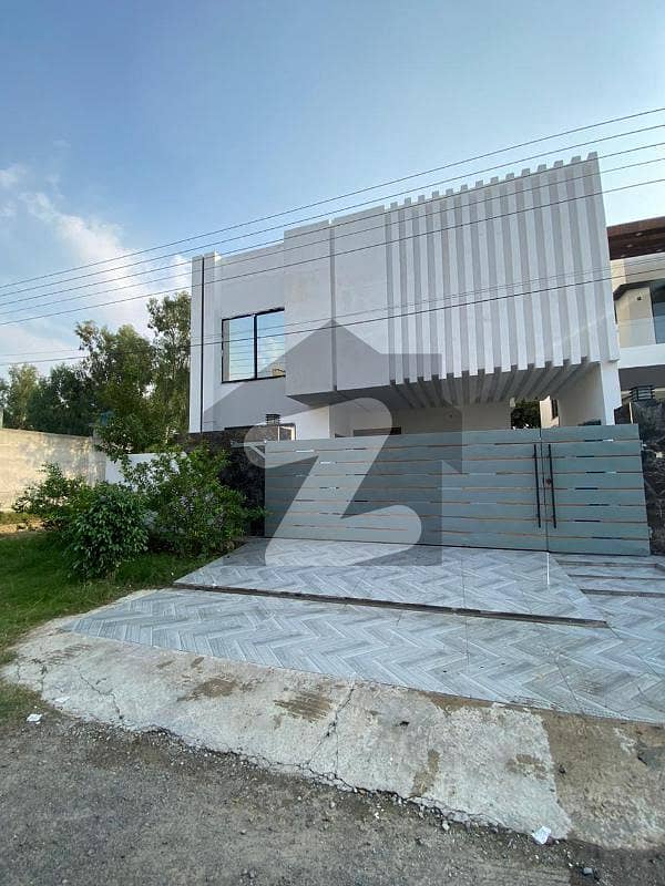 10 MARLA BEAUTIFUL HOUSE FOR SALE Beacon House Society Block A