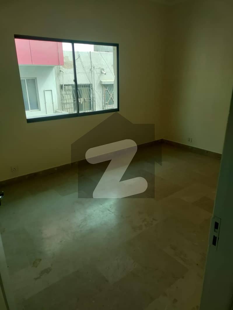 Buy 950 Square Feet 
Newly Renovated 
Flat At A Highly Affordable Price