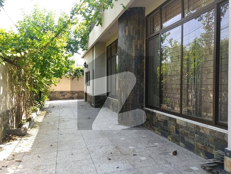 25 Marla House For Rent In Main Cantt 25 Marla House For Rent In Main Cantt