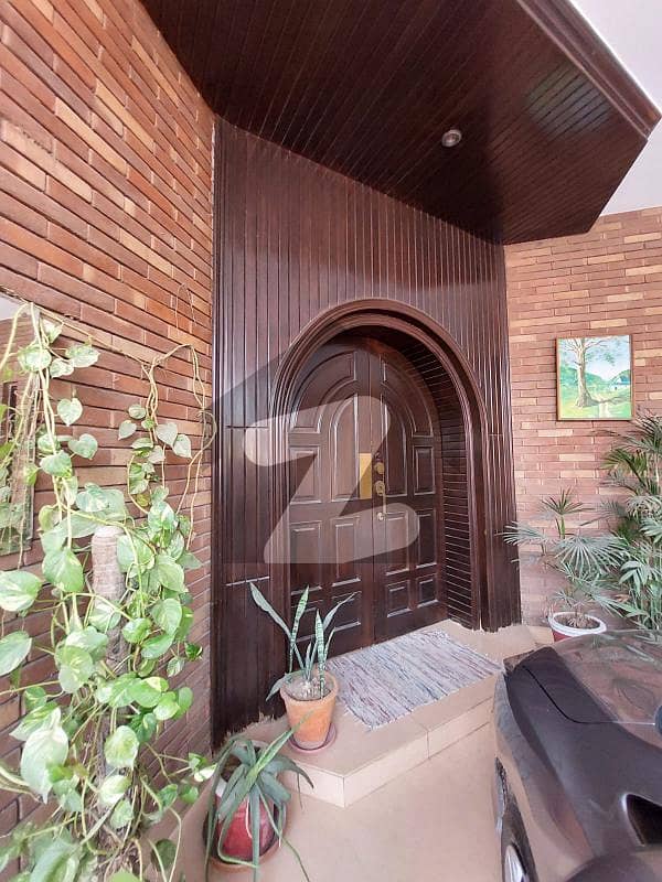 1 Kanal Double Storey Used House Near Farooq Hospital Canal Road For Sale