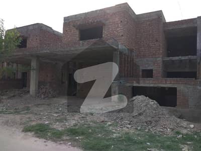 ڈیوائن گارڈنز لاہور میں 4 کمروں کا 14 مرلہ فلیٹ 3.6 کروڑ میں برائے فروخت۔