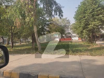 G-10/3 Commercial Plot Available Class 111 Corner In Khan Market With Extra Land And Big Parking Beautiful Location With Reasonable Price