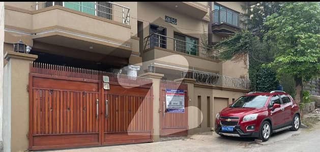 Prime Location 10 Marla House For Sale In Rawalpindi
