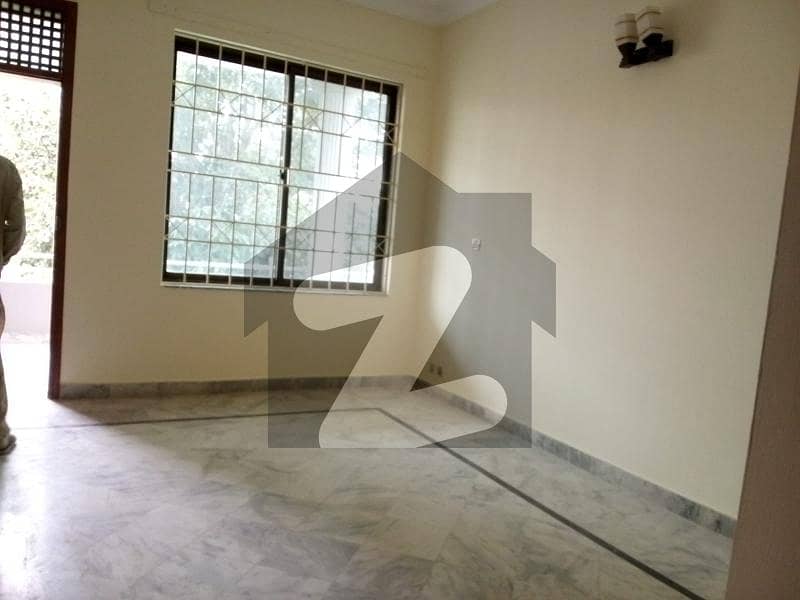 Upper Portion Available For Rent In F-11 Upper Portion Available For Rent In F-11