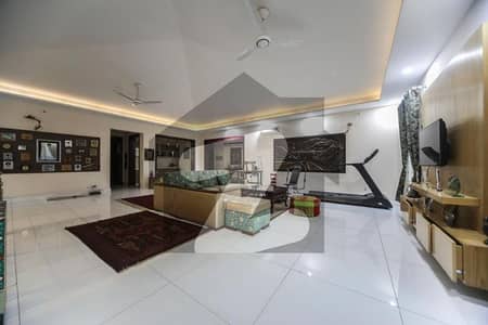 ایف ۔ 7 اسلام آباد میں 5 کمروں کا 1 کنال مکان 13.5 لاکھ میں کرایہ پر دستیاب ہے۔