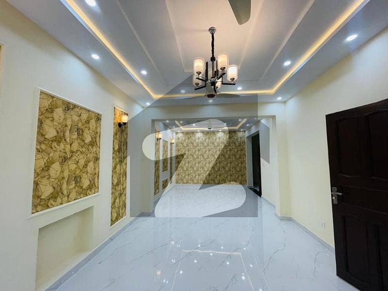 ڈی ایچ اے فیز 1 ڈیفنس (ڈی ایچ اے),لاہور میں 4 کمروں کا 10 مرلہ مکان 4.6 کروڑ میں برائے فروخت۔