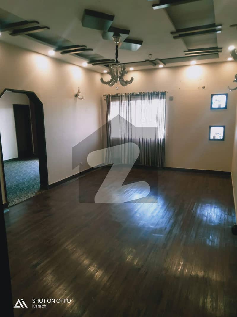 پی ای سی ایچ ایس جمشید ٹاؤن,کراچی میں 3 کمروں کا 7 مرلہ بالائی پورشن 1.98 کروڑ میں برائے فروخت۔