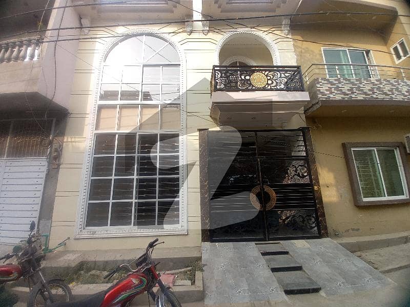 الحفیظ گارڈن جی ٹی روڈ,لاہور میں 3 کمروں کا 3 مرلہ مکان 1.25 کروڑ میں برائے فروخت۔