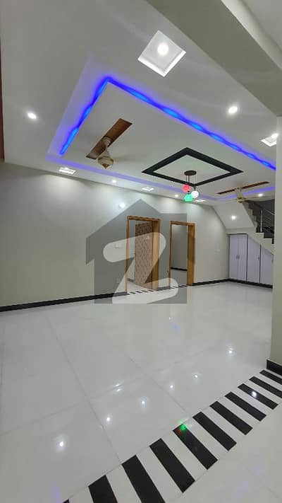 7 Marla Newly Constructed Elegant And Modern Style Ground Floor Available