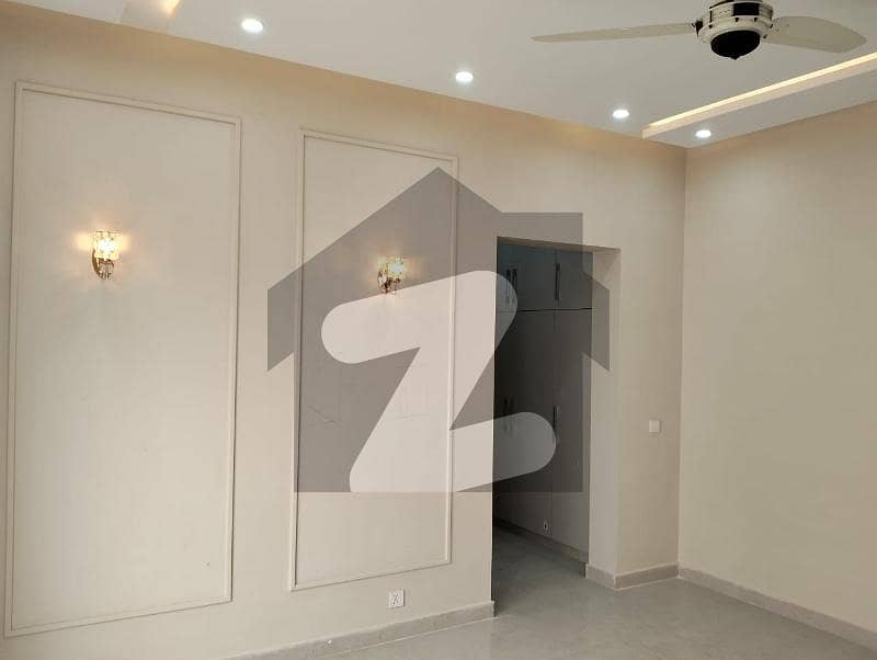 ایل ڈی اے ایوینیو ۔ بلاک ایچ ایل ڈی اے ایوینیو,لاہور میں 4 کمروں کا 1 کنال مکان 4.15 کروڑ میں برائے فروخت۔