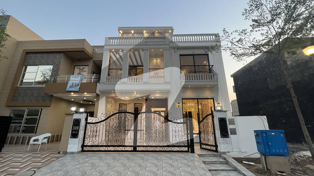 9 Marla Brand New Spacious House For Sale