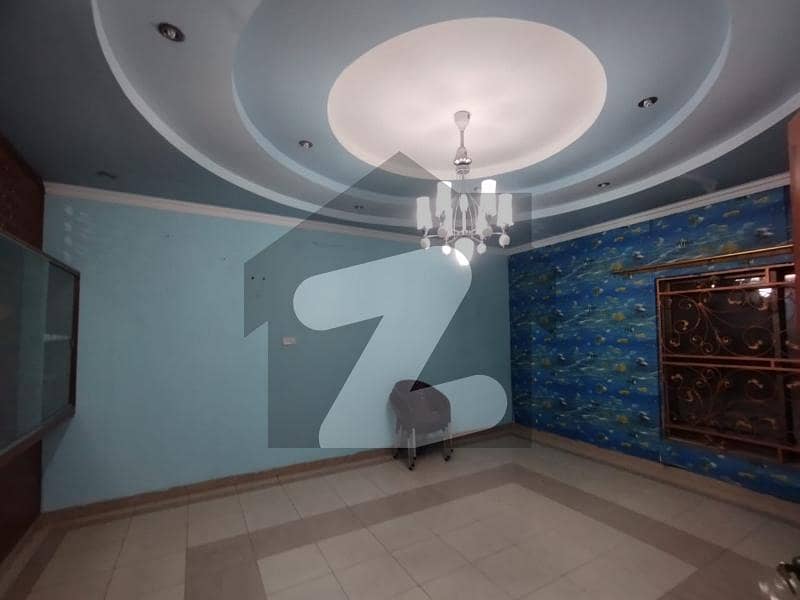 Fully Renovated Lush Condition Upper Portion Available For Rent In Gulshan Abad Pic. Damo