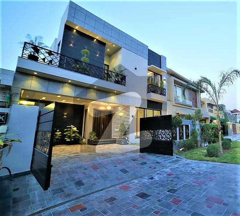 10 MARLA MAJESTIC & EXQUISITE HOUSE FOR SALE IN DHA PHASE 8 BLOCK N