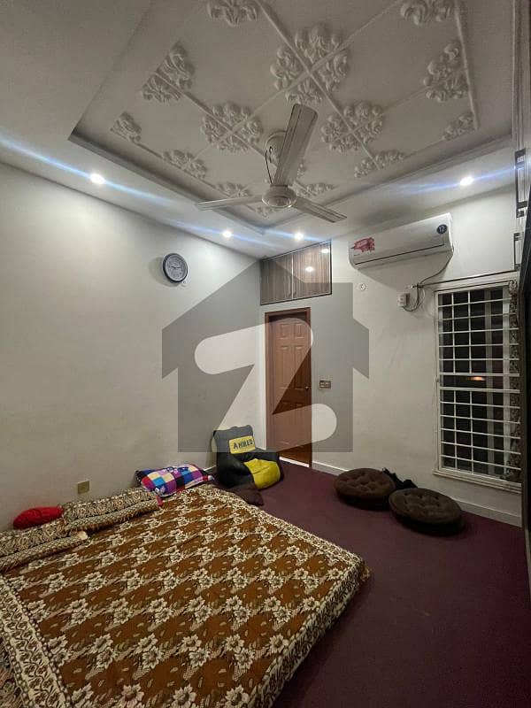 ایل ڈی اے ایوینیو لاہور میں 5 کمروں کا 10 مرلہ مکان 2.49 کروڑ میں برائے فروخت۔