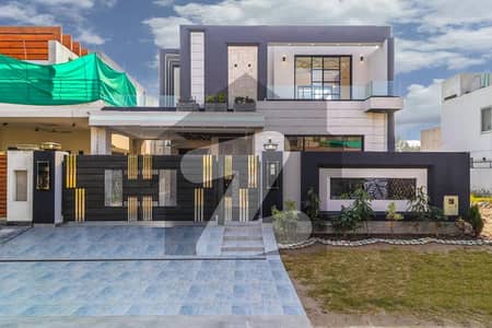 ڈی ایچ اے فیز 5 - بلاک کے فیز 5,ڈیفنس (ڈی ایچ اے),لاہور میں 5 کمروں کا 10 مرلہ مکان 5.1 کروڑ میں برائے فروخت۔