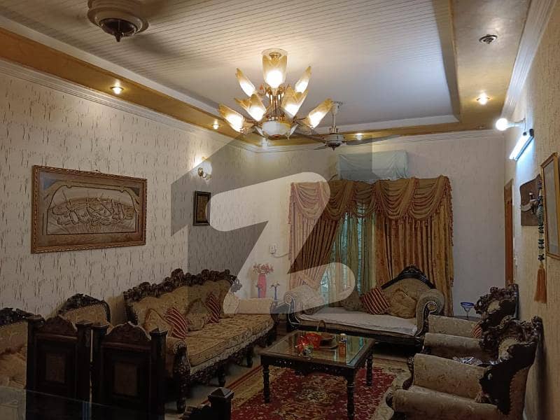 جوہر ٹاؤن فیز 1 - بلاک اے2 جوہر ٹاؤن فیز 1,جوہر ٹاؤن,لاہور میں 4 کمروں کا 5 مرلہ مکان 2.4 کروڑ میں برائے فروخت۔