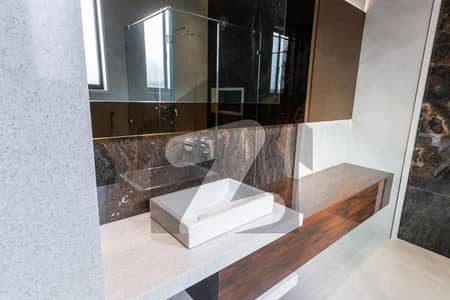 ایف ۔ 8 اسلام آباد میں 6 کمروں کا 3 کنال مکان 14.0 لاکھ میں کرایہ پر دستیاب ہے۔