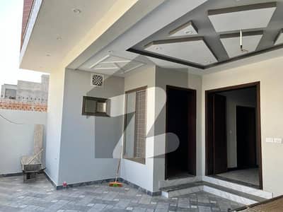 گلستان علی ہاؤسنگ سکیم ملتان میں 5 کمروں کا 7 مرلہ مکان 1.4 کروڑ میں برائے فروخت۔