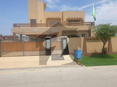 DHA Phase 5 Beautiful 1 Kanal House Available For Sale
