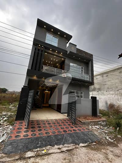 صنوبر سٹی۔ گرین ولاز صنوبر سٹی,اڈیالہ روڈ,راولپنڈی میں 4 کمروں کا 5 مرلہ مکان 1.55 کروڑ میں برائے فروخت۔