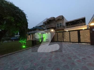 666 Sq Yards Ultra Modern House 7 Bed Rooms