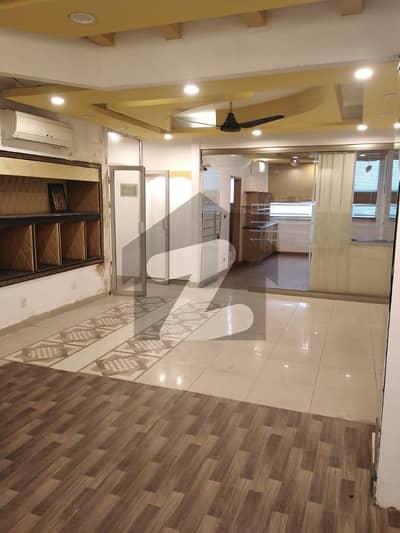 1500 Sqft Flat Available For Rent Gullberg-5 LHR
