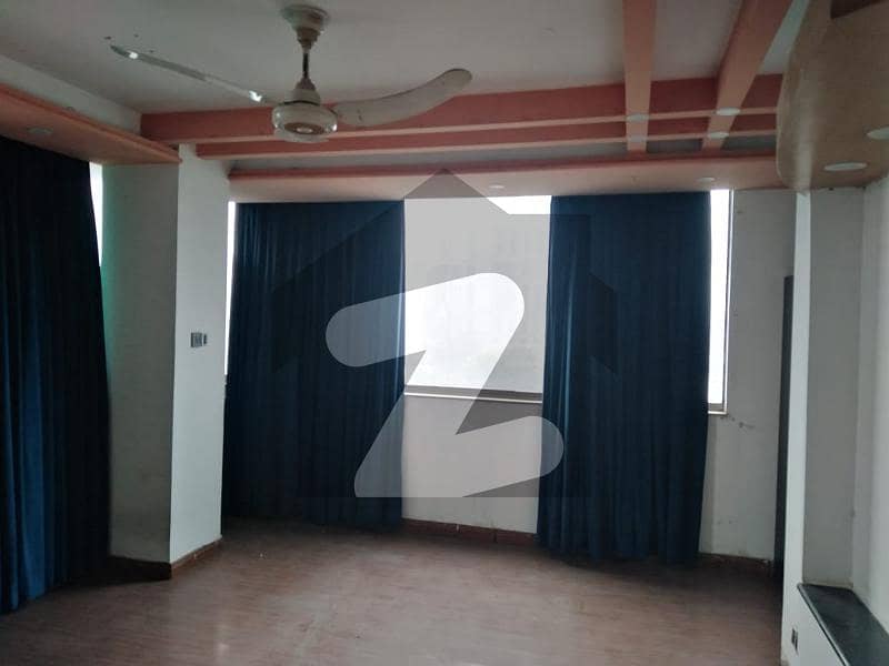 3200 Sq Ft Flat For Rent In Gulberg 5 Lahore