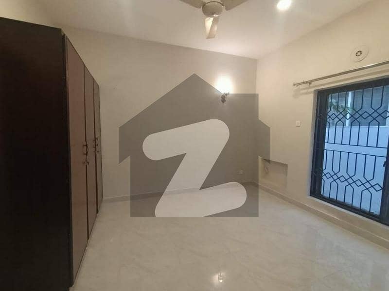1 kanal single story house for rent DHA phase 1