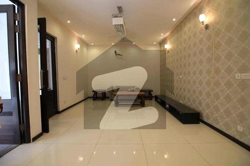 ڈی ایچ اے فیز 6 ڈیفنس (ڈی ایچ اے),لاہور میں 5 کمروں کا 1 کنال مکان 3.5 لاکھ میں کرایہ پر دستیاب ہے۔