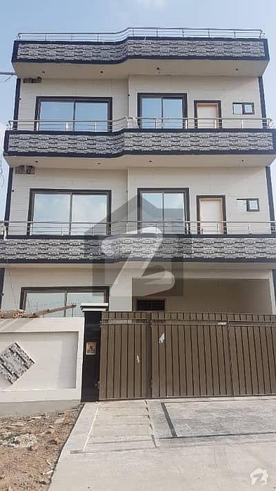 5 marla building for rent for school,Hostel,Hotel in near UCP