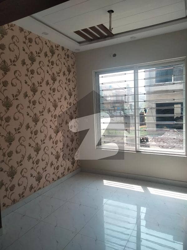 3 MARLA BARND NEW FIRST % SACEND FLOOR FOR RENT IN JUBIEEL TOWN