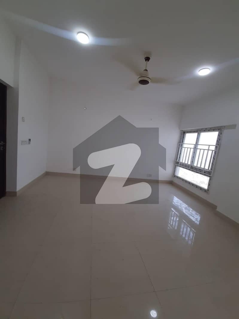 3 Bed Apartment Available For Rent In Com 3
