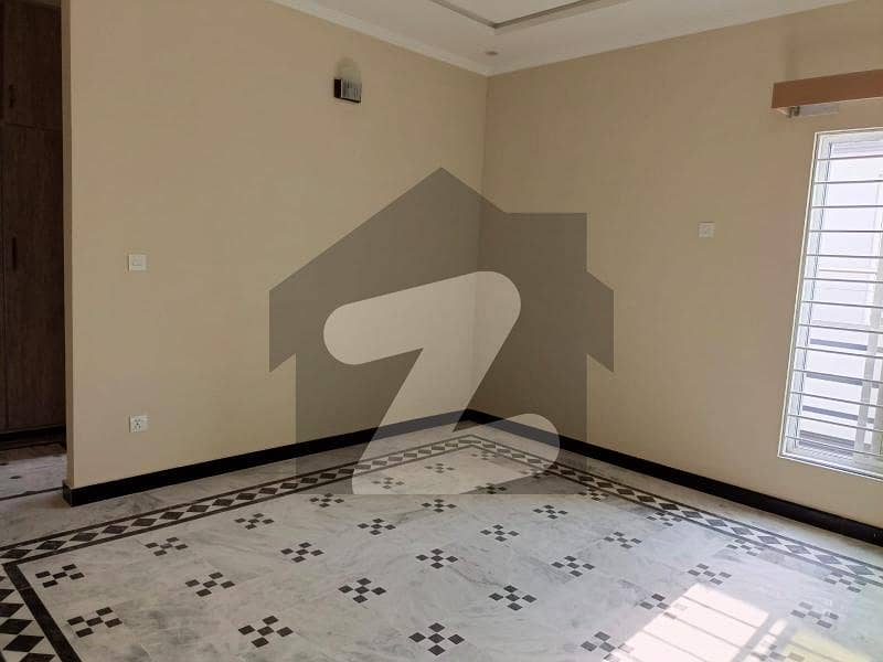 12 Marla Brand New Unfurnished Upper Portion For Rent In Media Town