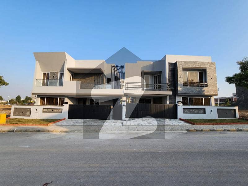 بحریہ ٹاؤن فیز 8 بحریہ ٹاؤن راولپنڈی,راولپنڈی میں 4 کمروں کا 12 مرلہ مکان 4.35 کروڑ میں برائے فروخت۔