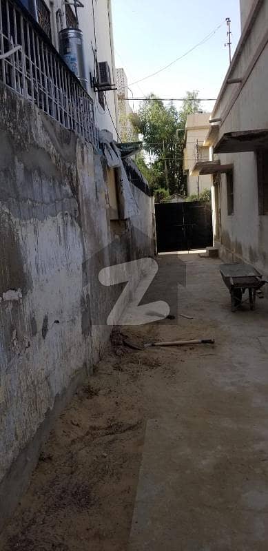 پی ای سی ایچ ایس بلاک 2 پی ای سی ایچ ایس,جمشید ٹاؤن,کراچی میں 5 کمروں کا 16 مرلہ گودام 1.5 لاکھ میں کرایہ پر دستیاب ہے۔