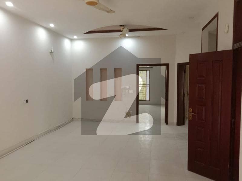 10 MARLA BRAND NEW FULL HOUSE WITH GAS AVAILABLE FOR RENT IN DHA PHASE 1 BLOCK C