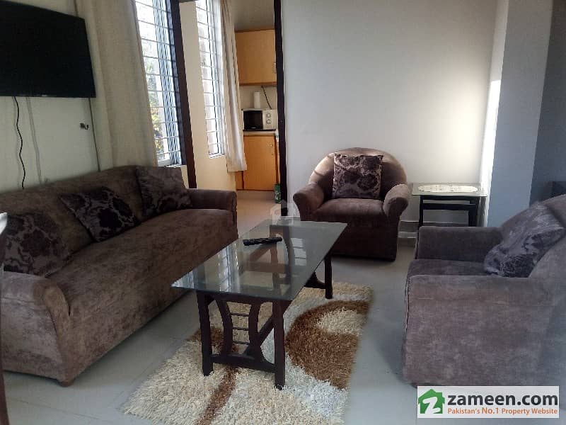 E7 One Bed Studio Flat For Rent  800