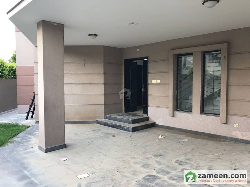 14 Marla 4 Bed Rooms Special House In Askari 11 Lahore Is For Sale Corner And Facing Park