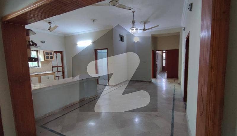 Ground portion locked 4bed uper portion for rent in pwd