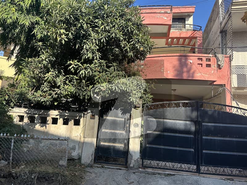 چکلالہ سکیم 3 چکلالہ سکیم,راولپنڈی میں 4 کمروں کا 12 مرلہ مکان 3.25 کروڑ میں برائے فروخت۔