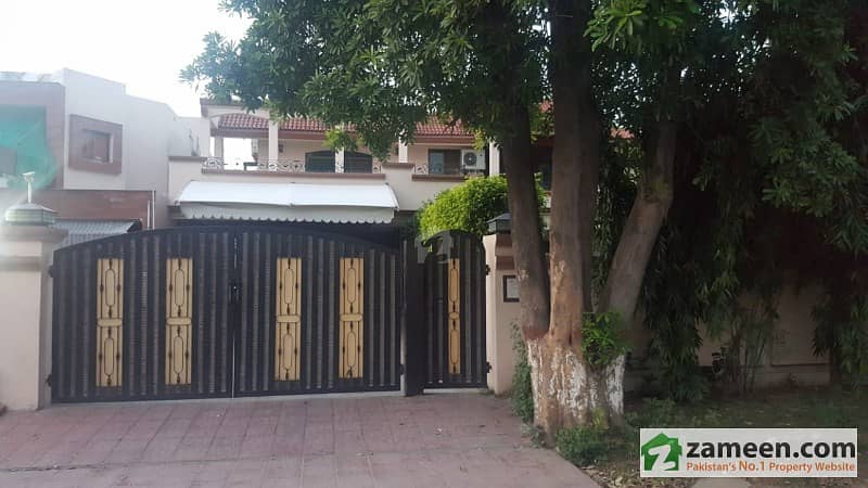 1. 3 Kanal Beautiful House For Sale In Cavalry Ground